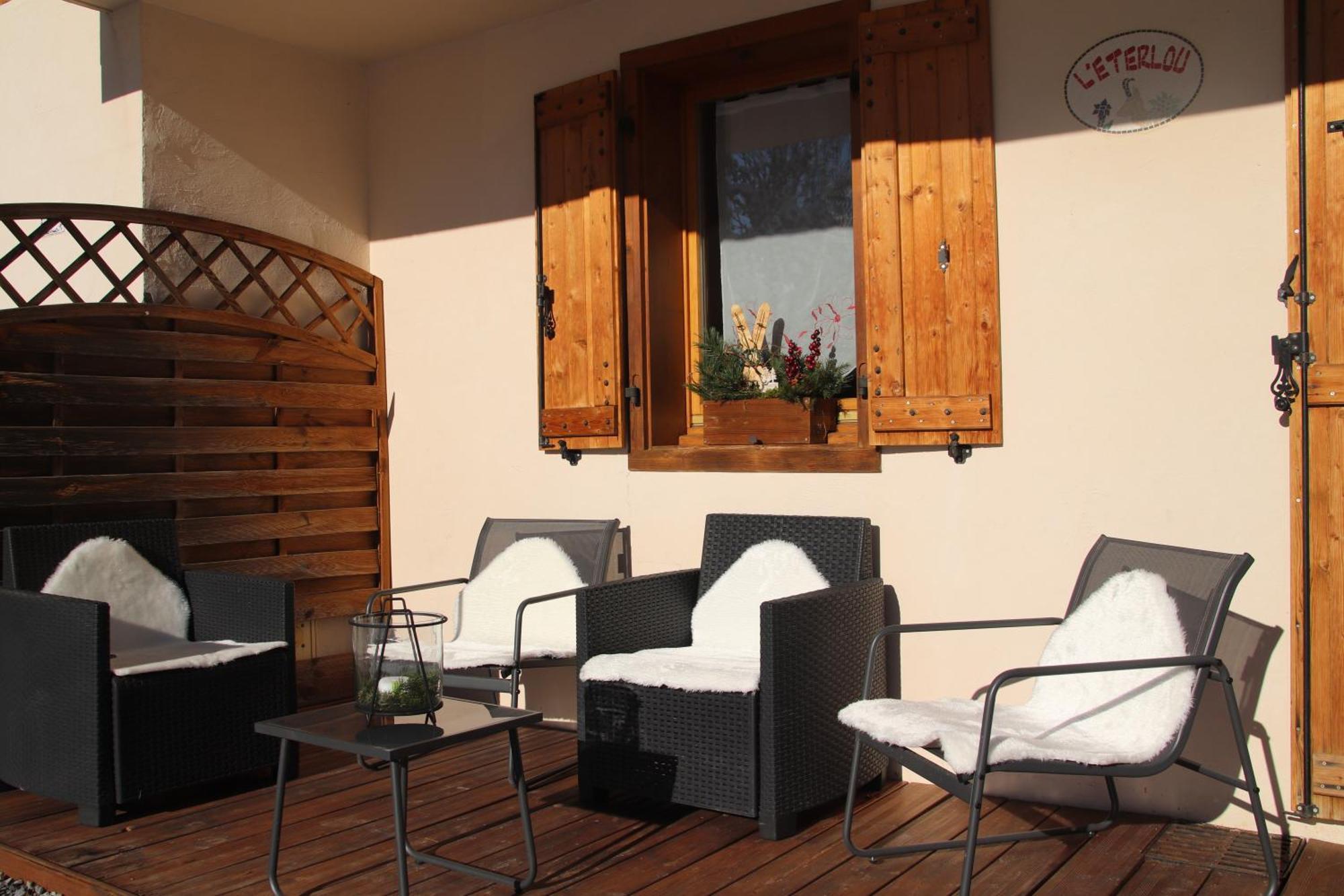 Logement Entre Lac Et Montagnes Thones Exterior photo
